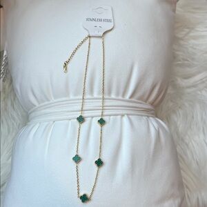 5/$35 NWT stainless steel Elegant Gold and Green Clover Necklace